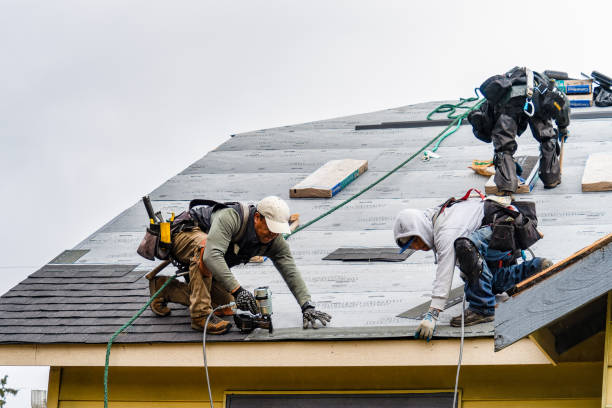 Professional Gutter Installation technician working in Des Moines, WA